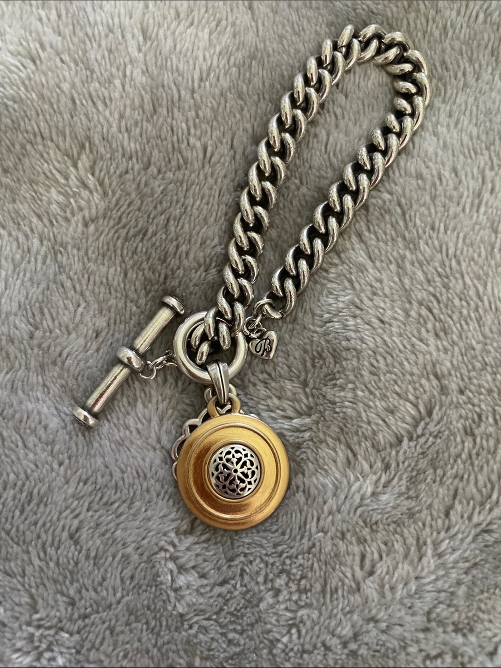 Brighton Ferrara Pendant Bracelet in Silver and Gold. Toggle closure - Picture 2 of 3